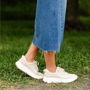 Dolce Vita Dolen Sandstone Knit Platform Sneakers